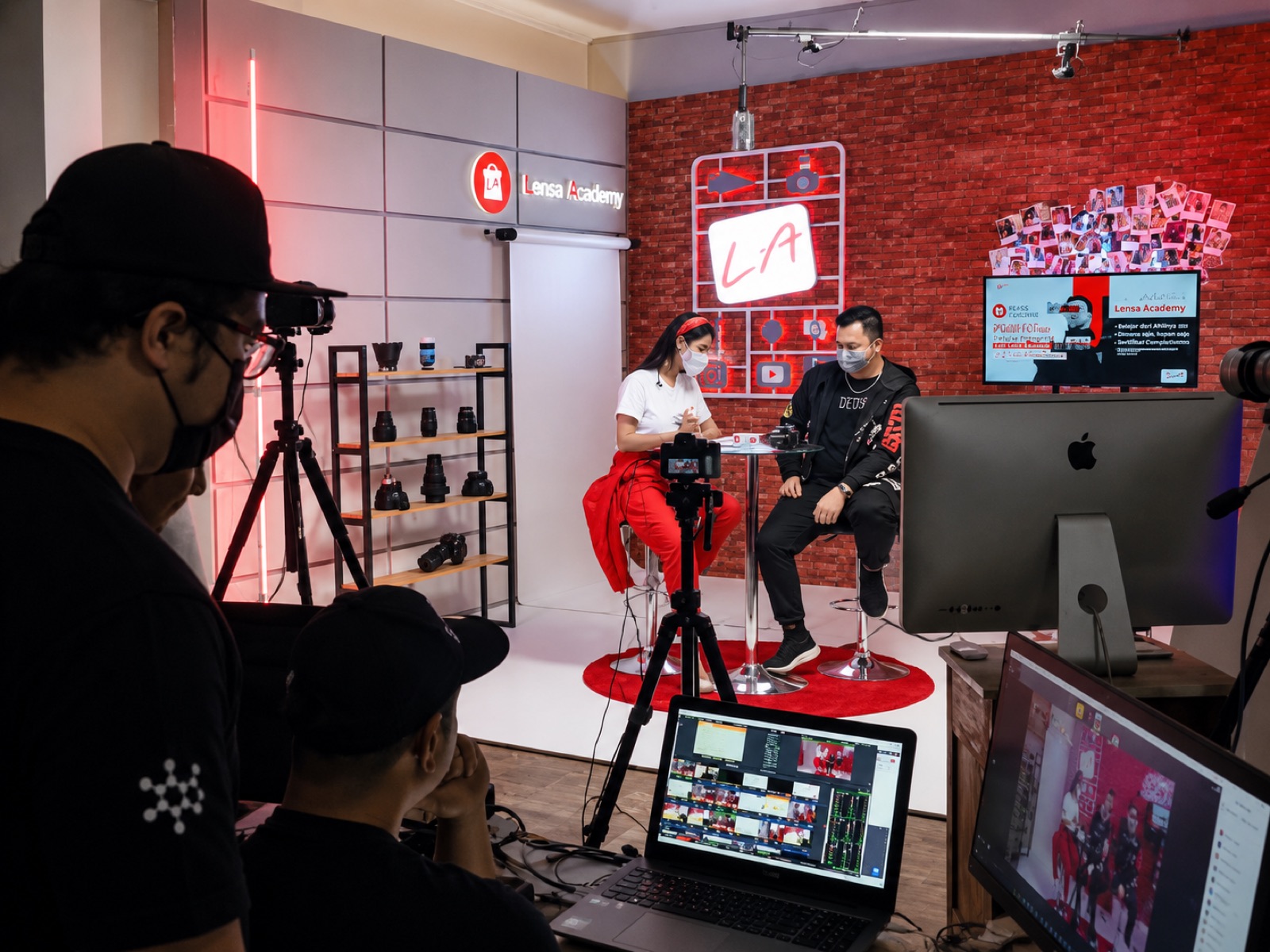During the COVID-19 pandemic, we delivered end-to-end live streaming production for the Lensa Community event, enabling participants across Indonesia to join the experience online.