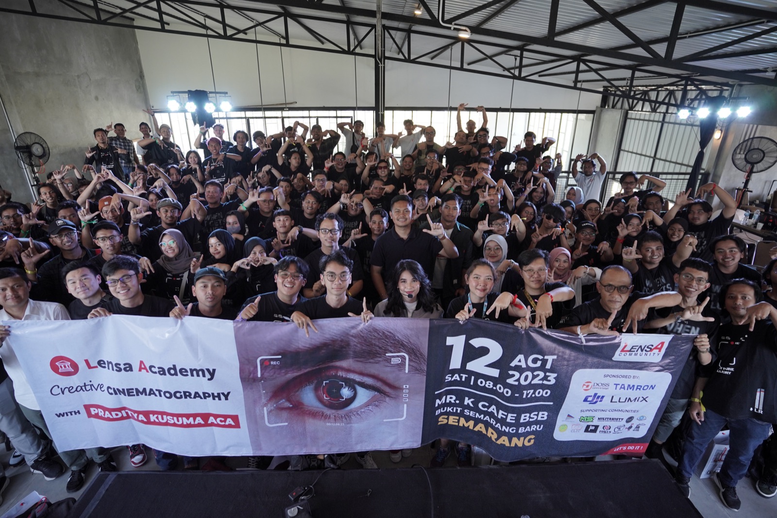 A memorable moment with the Lensa Community Semarang