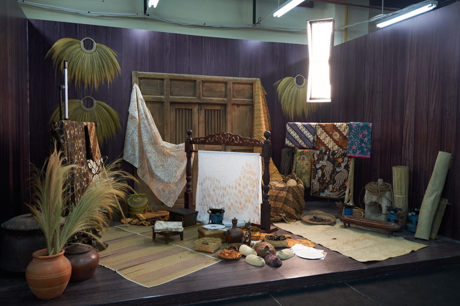 DOSS — A traditional Indonesian Batik House concept