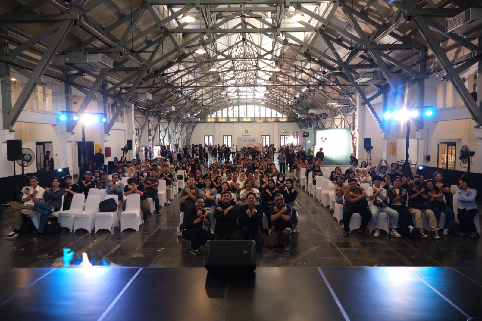 A full house of guests.