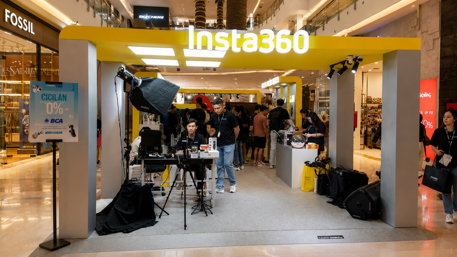 Insta360 — Live Shoping at our Booth.